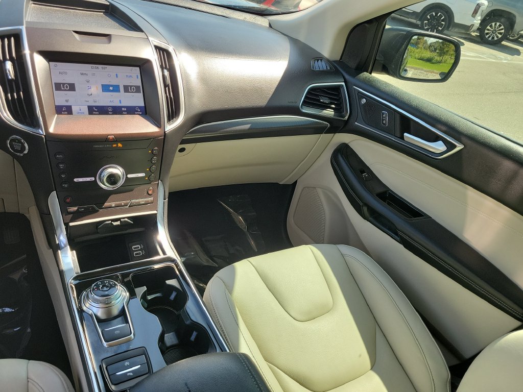 Used 2020 Ford Edge Titanium FWD image 29