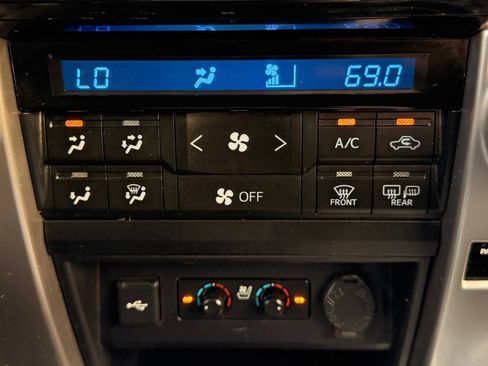 Used 2021 Toyota 4Runner Limited AWD/4WD image 29