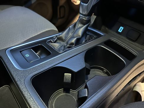 Used 2018 Ford Escape SE image 33