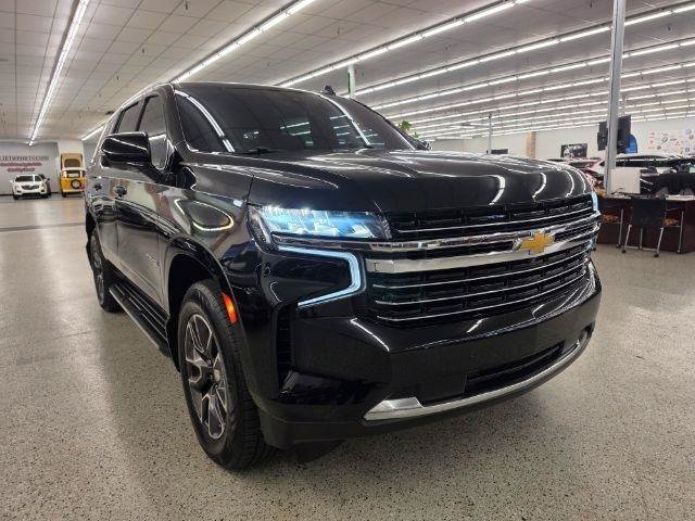 Used 2021 Chevrolet Tahoe LT w/ LT Signature Package AWD/4WD image 4