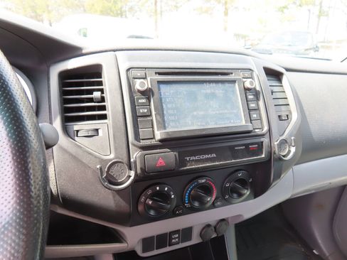 Used 2015 Toyota Tacoma PreRunner w/ Convenience Package image 21