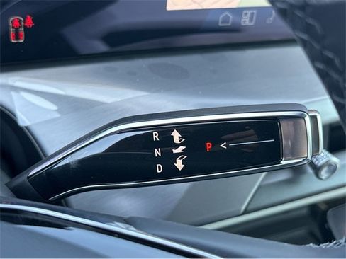 New 2026 Cadillac Vistiq Luxury image 22