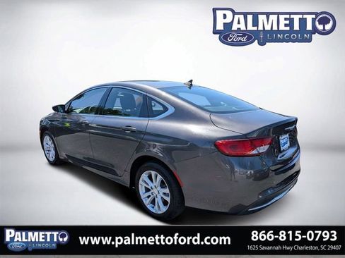 Used 2016 Chrysler 200 Limited w/ Anniversary Edition FWD image 5