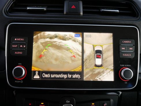 Certified 2024 Nissan Leaf SV Plus image 27