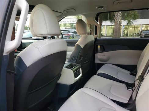 New 2026 Kia Carnival EX image 12