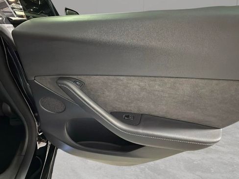 Used 2022 Tesla Model Y Performance image 33