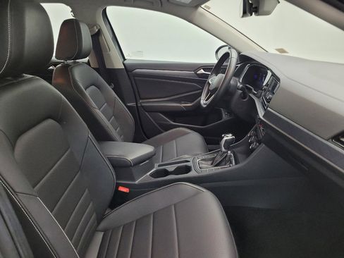 Used 2024 Volkswagen Jetta SE image 21