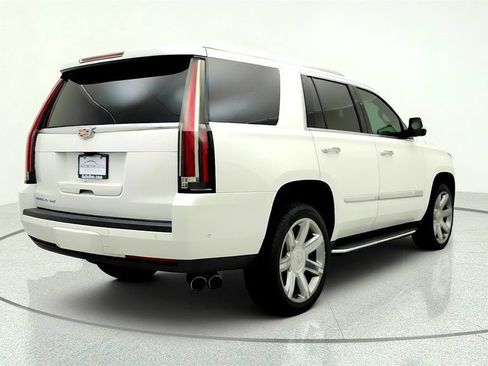 Used 2019 Cadillac Escalade Premium Luxury RWD image 5