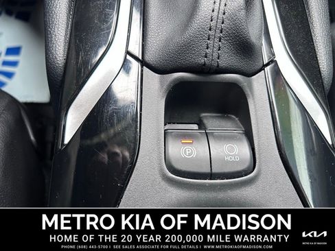 Used 2023 Toyota Corolla Cross XLE image 24