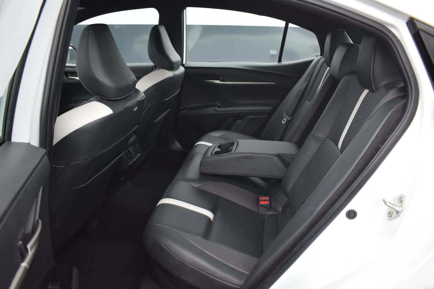 Used 2025 Toyota Camry SE FWD image 12