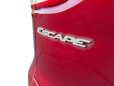 Used 2016 Ford Escape Titanium FWD image 35