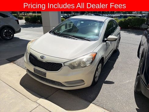 Used 2014 Kia Forte LX FWD image 2