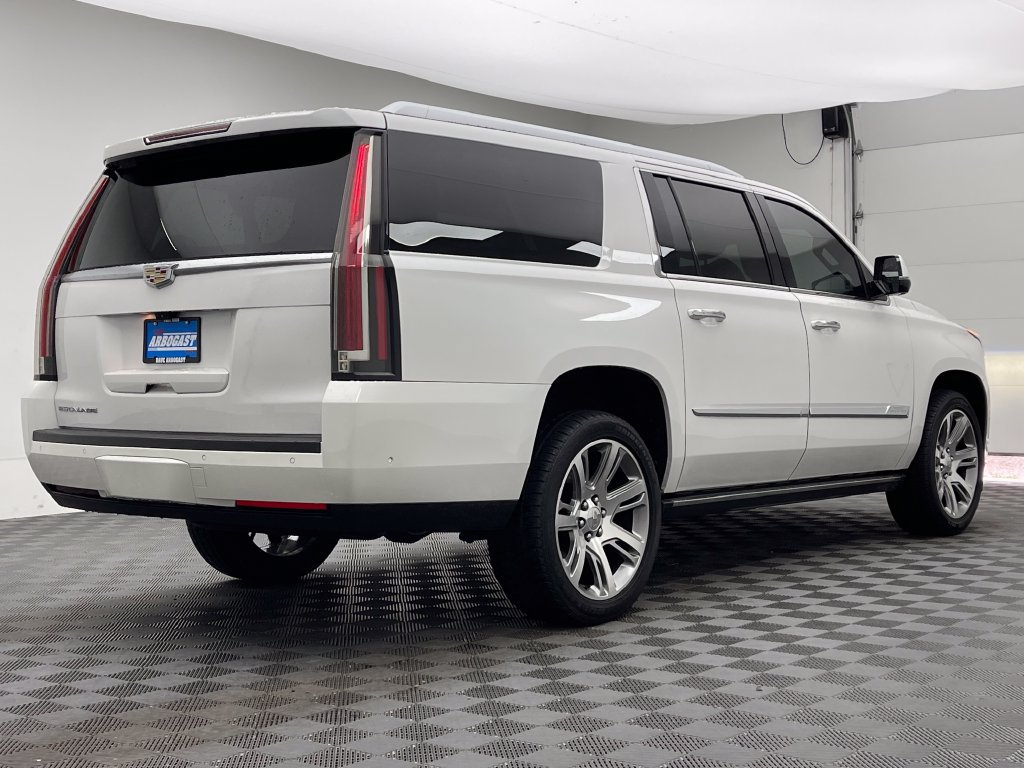 Used 2018 Cadillac Escalade ESV Premium Luxury AWD/4WD image 7
