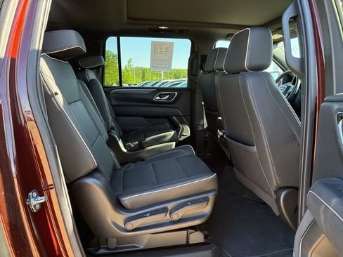 Used 2022 GMC Yukon XL SLT w/ SLT Premium Package AWD/4WD image 20