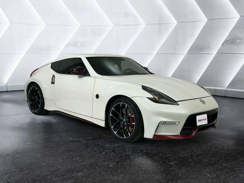 Used 2020 Nissan 370Z NISMO RWD image 1