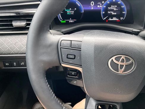 Used 2025 Toyota Camry XLE w/ Premium Package FWD image 24