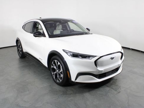 Used 2021 Ford Mustang Mach-E Premium image 4