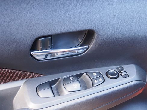 Used 2024 Nissan Kicks SR image 19