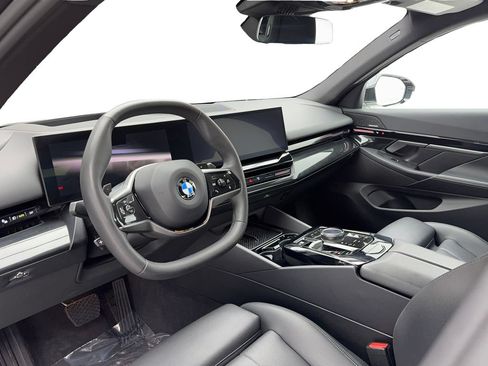 Used 2024 BMW 530i w/ Premium Package RWD image 14