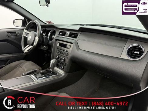Used 2013 Ford Mustang Convertible image 39