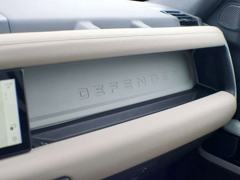 Used 2023 Land Rover Defender 110 SE image 47