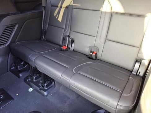 Used 2024 GMC Yukon Denali w/ Advanced Technology Package AWD/4WD image 5