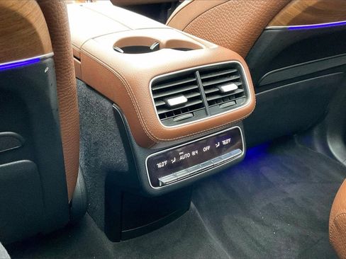 Used 2024 Mercedes-Benz GLS 450 4MATIC image 10