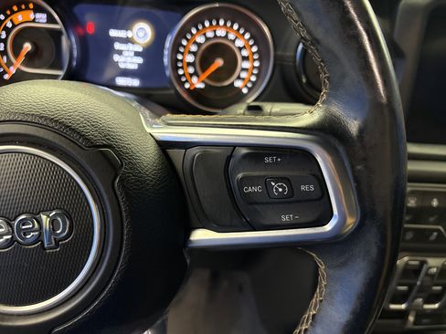 Used 2021 Jeep Wrangler Unlimited Sahara AWD/4WD image 15