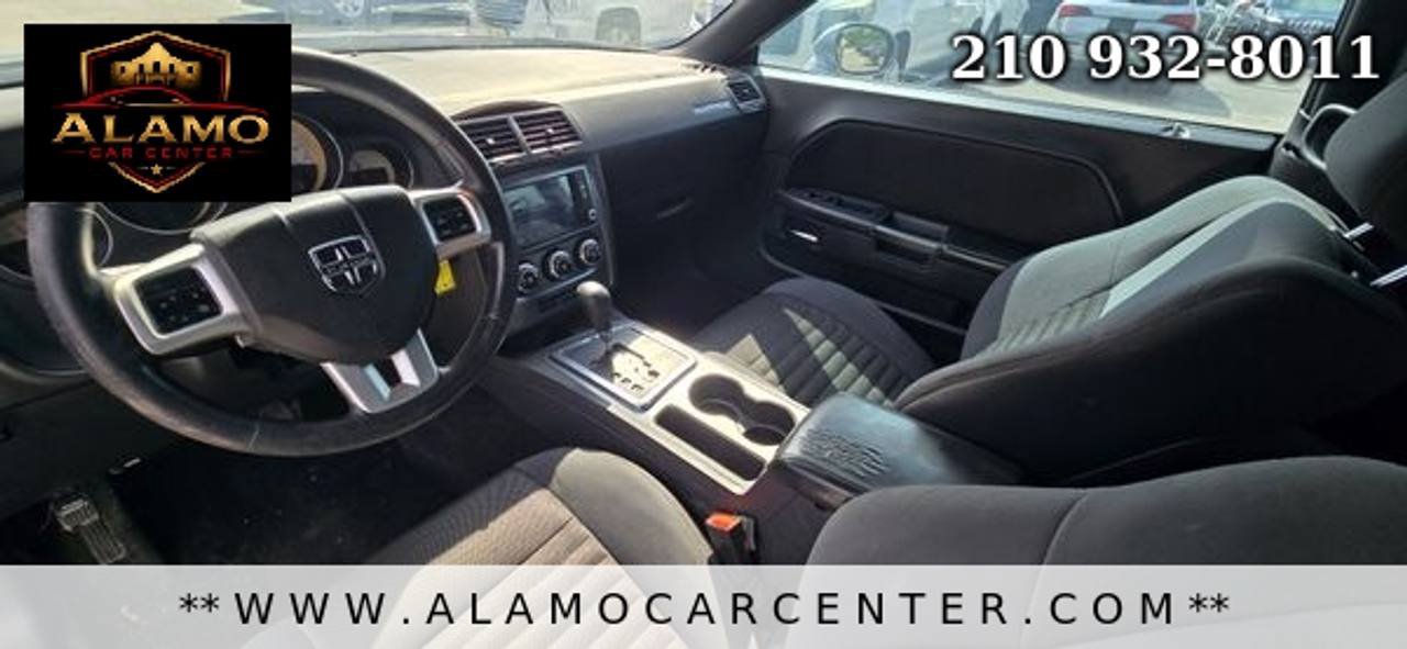 Used 2014 Dodge Challenger SXT RWD image 22