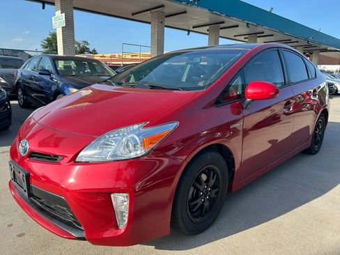Used 2012 Toyota Prius Three w/ Solar Roof Pkg FWD image 1