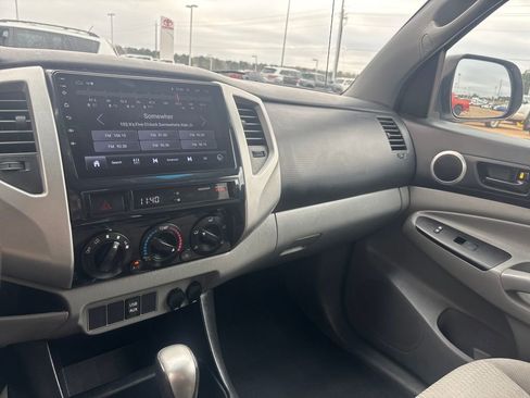 Used 2013 Toyota Tacoma PreRunner image 13