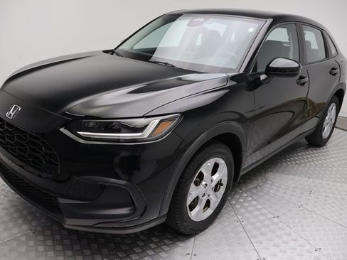 Used 2023 Honda HR-V LX image 2