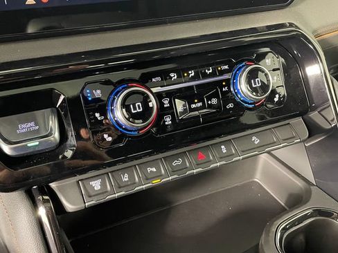 New 2026 GMC Sierra 2500 AT4 w/ AT4 Premium Plus Package AWD/4WD image 8