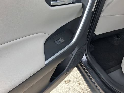 Used 2025 Toyota RAV4 XLE Premium FWD image 10
