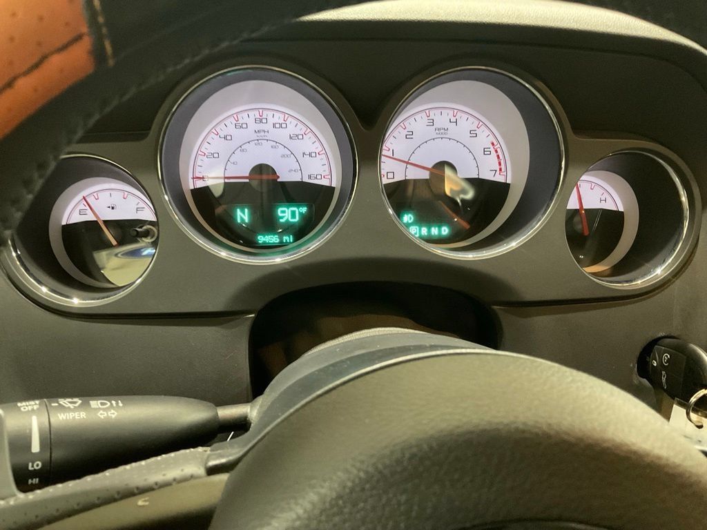 Used 2014 Dodge Challenger R/T RWD image 19