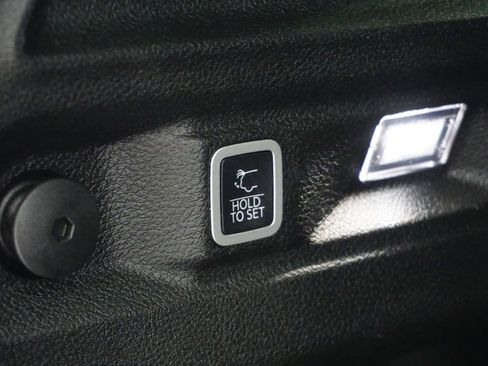 Certified 2022 Jeep Grand Cherokee L Altitude image 18