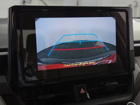 Used 2025 Toyota Corolla LE FWD image 15