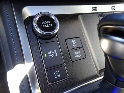 Used 2024 Lexus GX 550 w/ Accessory Package (2T) AWD/4WD image 20