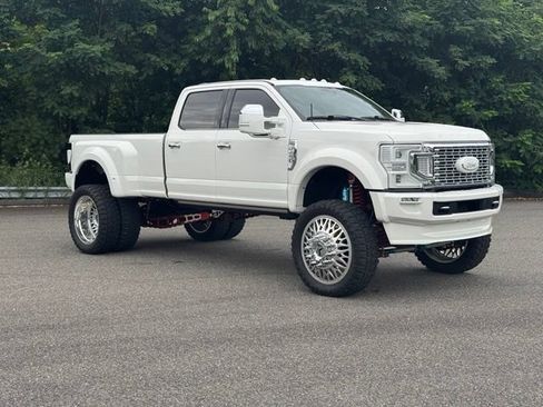 Used 2022 Ford F450 Platinum w/ FX4 Off-Road Package AWD/4WD image 9