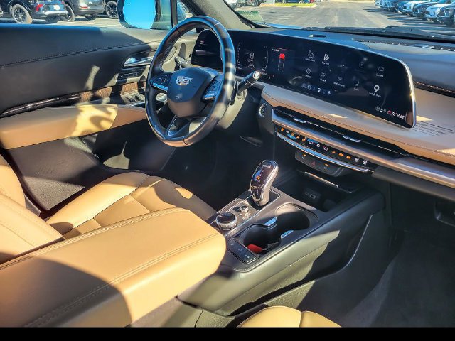 Certified 2025 Cadillac XT4 Premium Luxury FWD image 23