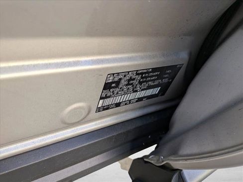 Certified 2023 Toyota Venza LE image 15