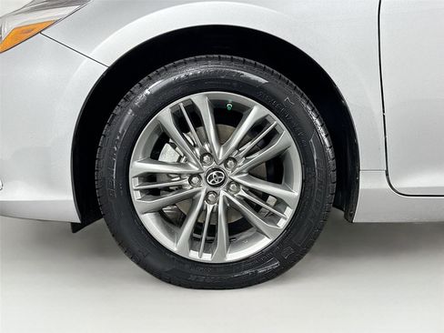 Used 2017 Toyota Camry SE image 38