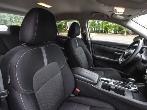 Used 2024 Nissan Sentra SV FWD image 27