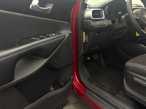 Used 2017 Kia Sorento FWD image 13