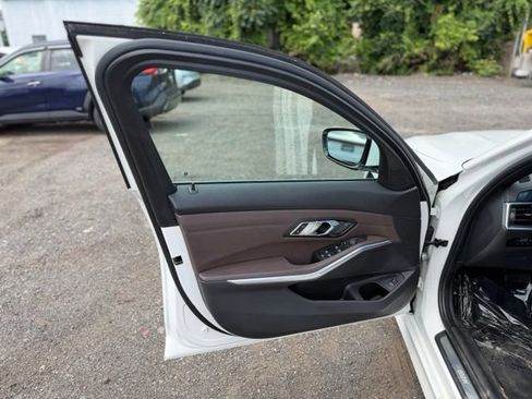 Used 2019 BMW 330i xDrive Sedan w/ Convenience Package AWD/4WD image 14