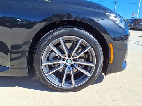 Used 2025 BMW 230i Coupe w/ Premium Package image 17