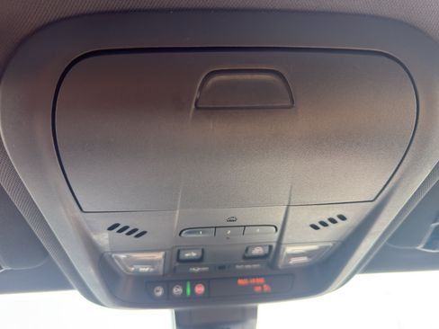 Certified 2022 Chevrolet Equinox Premier AWD/4WD image 23