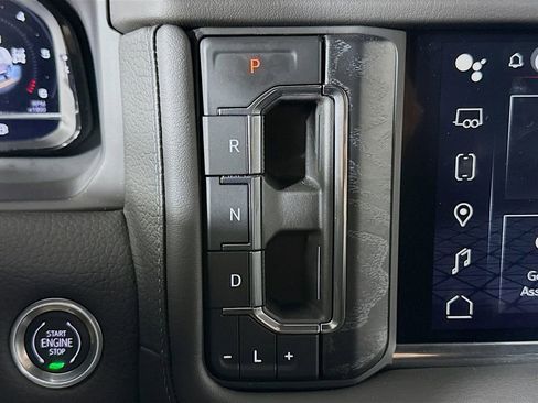 Used 2023 GMC Yukon Denali image 17