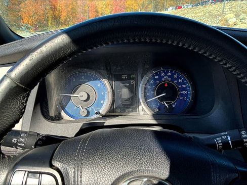 Used 2018 Toyota Sienna XLE w/ XLE Navigation Package image 18