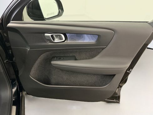 Used 2023 Volvo C40 Recharge Core w/ Climate Package AWD/4WD image 35